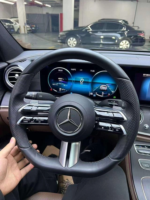 Mercedes-Benz E-Class 2022 Segundo cambio E 300 L De lujo Coche deportivo interior foto 15 Mercedes-Benz E-Class 2022 Segundo cambio E 300 L De lujo Coche deportivo interior foto 15