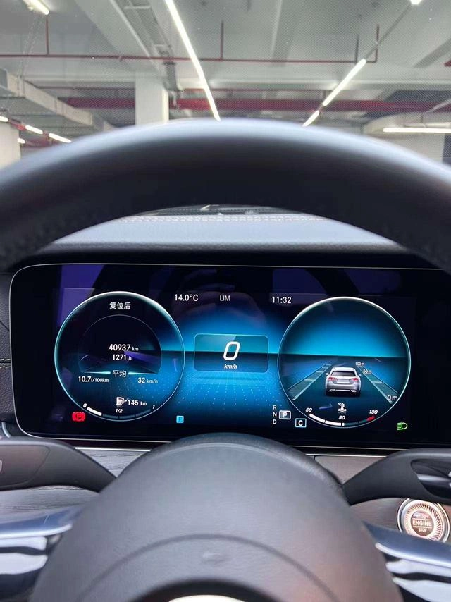 Mercedes-Benz E-Class 2022 Segundo cambio E 300 L De lujo Coche deportivo interior foto 16 Mercedes-Benz E-Class 2022 Segundo cambio E 300 L De lujo Coche deportivo interior foto 16