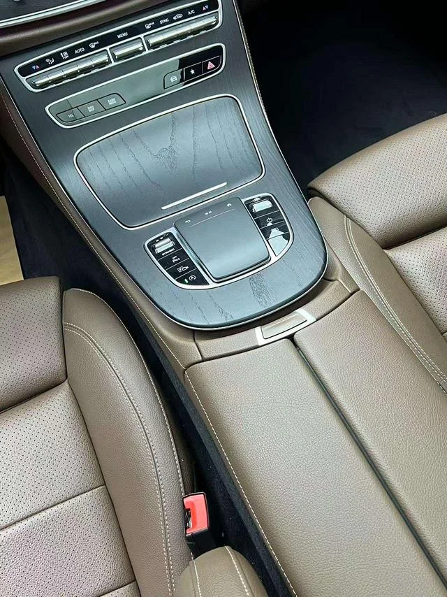 Mercedes-Benz E-Class 2022 Segundo cambio E 300 L De lujo Coche deportivo interior foto 18 Mercedes-Benz E-Class 2022 Segundo cambio E 300 L De lujo Coche deportivo interior foto 18