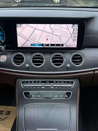 Mercedes-Benz E-Class 2022 Segundo cambio E 300 L De lujo Coche deportivo interior foto 19 Mercedes-Benz E-Class 2022 Segundo cambio E 300 L De lujo Coche deportivo interior foto 19
