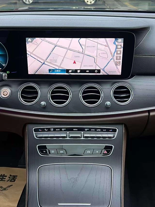 Mercedes-Benz E-Class 2022 Segundo cambio E 300 L De lujo Coche deportivo interior foto 19 Mercedes-Benz E-Class 2022 Segundo cambio E 300 L De lujo Coche deportivo interior foto 19
