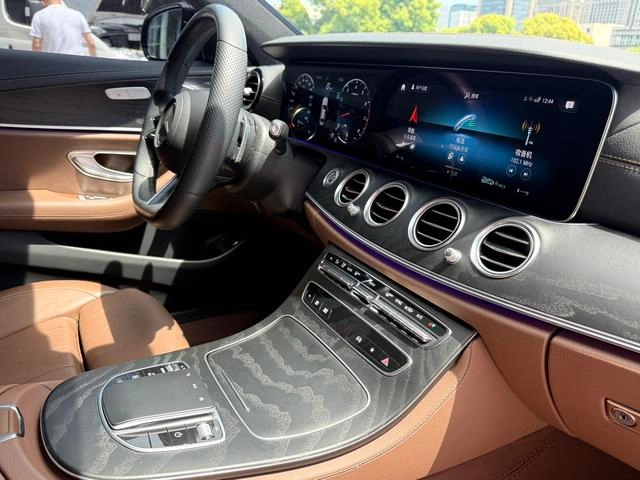 Mercedes-Benz E-Class (Imported) 2022 E 260 Fashion Sports Edition exterior photo 7 Mercedes-Benz E-Class (Imported) 2022 E 260 Fashion Sports Edition exterior photo 7