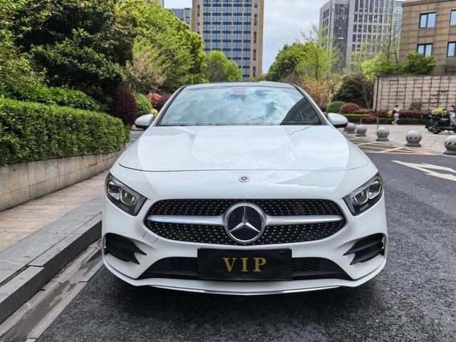 Mercedes-Benz A-Class 2021 A 200 L Спортивный седан Модная версия экстерьер фото 2 Mercedes-Benz A-Class 2021 A 200 L Спортивный седан Модная версия экстерьер фото 2