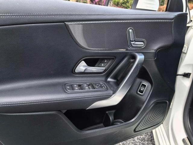 Mercedes-Benz A-Class 2021 A 200 L Спортивный седан Модная версия интерьер фото 14 Mercedes-Benz A-Class 2021 A 200 L Спортивный седан Модная версия интерьер фото 14