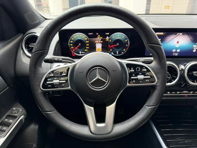 Mercedes-Benz GLB 2022 Restyling GLB 200 Dynamic interior photo 16 Mercedes-Benz GLB 2022 Restyling GLB 200 Dynamic interior photo 16