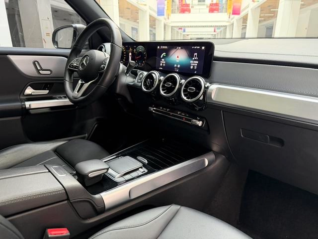 Mercedes-Benz GLB 2022 Restyling GLB 200 Dynamic interior photo 19 Mercedes-Benz GLB 2022 Restyling GLB 200 Dynamic interior photo 19