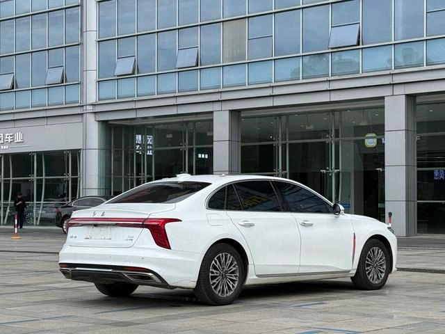 Hongqi H5 2023 2.0T Version automatique du drapeau Zhilian extérieur photo 6