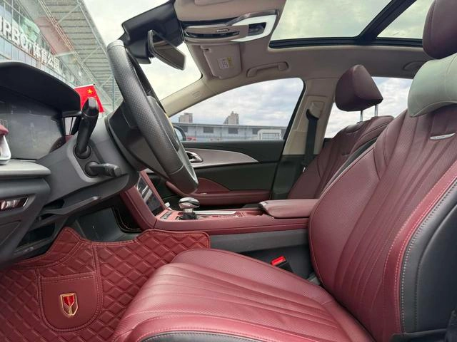 Hongqi H5 2023 2.0T Version automatique du drapeau Zhilian intérieur photo 8