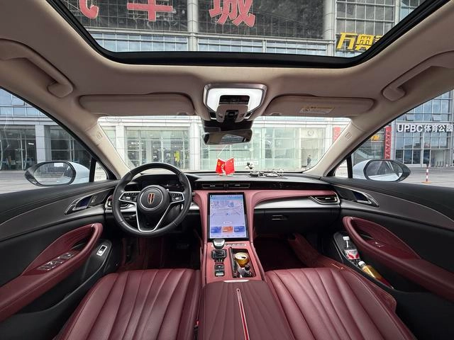 Hongqi H5 2023 2.0T Version automatique du drapeau Zhilian intérieur photo 12
