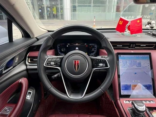 Hongqi H5 2023 2.0T Version automatique du drapeau Zhilian intérieur photo 13