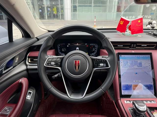 Hongqi H5 2023 2.0T Version automatique du drapeau Zhilian intérieur photo 13