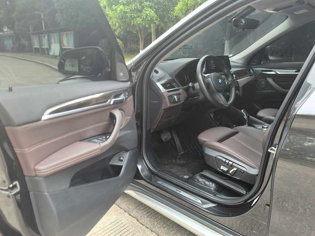 BMW X1 2021 Restyling xDrive25Li Premium Class interior photo 9
