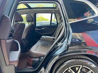 BMW X3 2022 xDrive25i M Sports suit interior photo 17