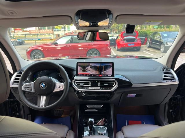 BMW X3 2022 xDrive25i M Sports suit interior photo 19