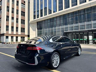 BMW 5 Series 2024 525Li M Conjunto deportivo exterior foto 6