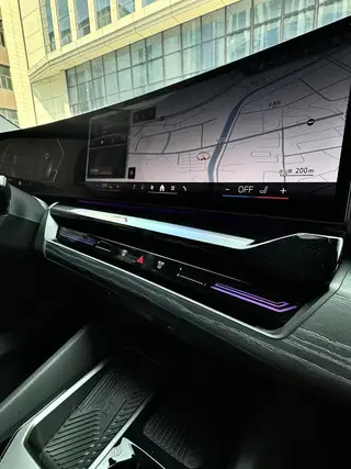BMW 5 Series 2024 525Li M Conjunto deportivo interior foto 15