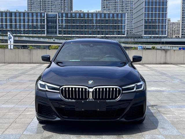 BMW 5 Series 2022 Restyling 525Li M Sports suit exterior photo 2
