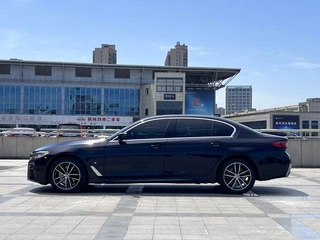 BMW 5 Series 2022 Restyling 525Li M Sports suit exterior photo 4