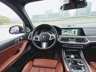 BMW X7 2021 xDrive40i Premium Class M Sports suit interior photo 10