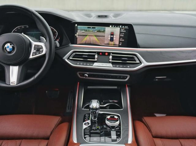 BMW X7 2021 xDrive40i Premium Class M Sports suit interior photo 12