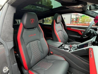 Lamborghini Urus 2023 4.0T V8 S interior photo 6