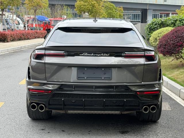 Lamborghini Urus 2023 4.0T V8 S interior photo 9