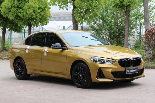BMW 1 Series 2021 Restyling 125i M Sports Obsidian Night Edition exterior photo 3