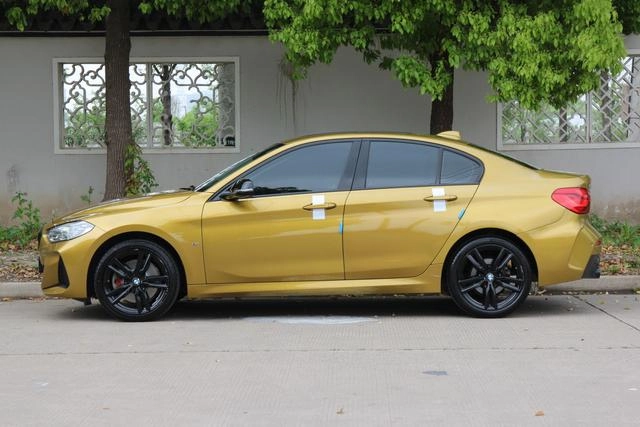 BMW 1 Series 2021 Restyling 125i M Sports Obsidian Night Edition exterior photo 4