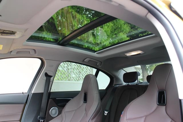 BMW 1 Series 2021 Restyling 125i M Sports Obsidian Night Edition exterior photo 5