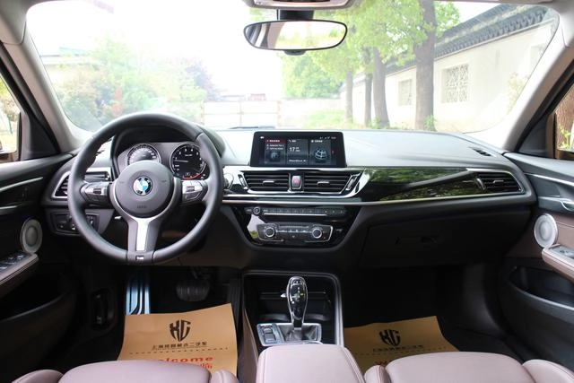 BMW 1 Series 2021 Restyling 125i M Sports Obsidian Night Edition exterior photo 7