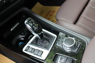 BMW 1 Series 2021 Restyling 125i M Sports Obsidian Night Edition interior photo 9