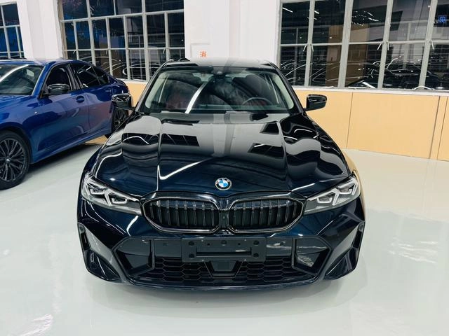 BMW 3 Series 2025 330Li M Traje nocturno deportivo Yao exterior foto 3