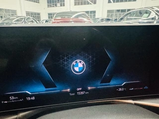 BMW 3 Series 2025 330Li M Traje nocturno deportivo Yao interior foto 6