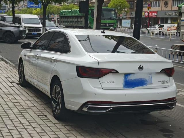 Volkswagen Sagitar 2023 280TSI DSG Premium Edition Lite interior photo 6
