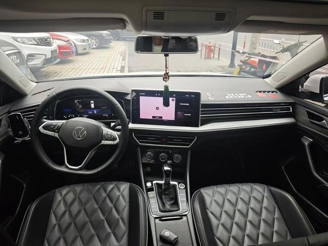 Volkswagen Sagitar 2023 280TSI DSG Premium Edition Lite interior photo 7