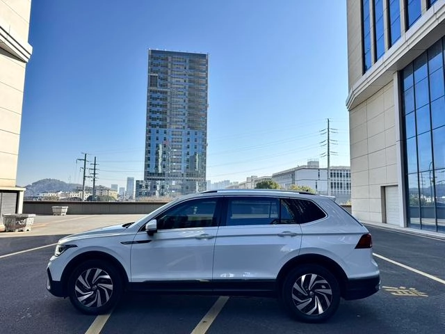 Volkswagen Tiguan L 2022 330TSI Auto Two-Drive Smart Edition exterior photo 7