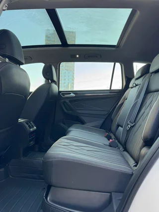 Volkswagen Tiguan L 2022 330TSI Auto Two-Drive Smart Edition interior photo 11