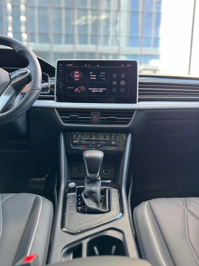 Volkswagen Tiguan L 2022 330TSI Auto Two-Drive Smart Edition interior photo 15