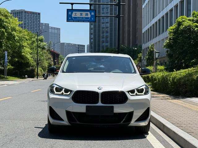 BMW X2 2023 sDrive25i M Off-road suit exterior photo 2
