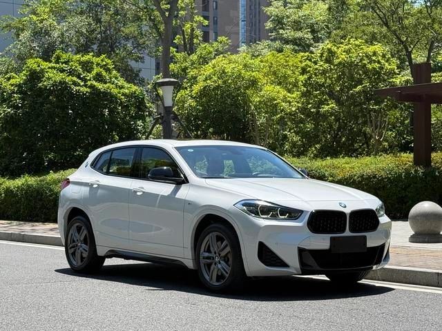 BMW X2 2023 sDrive25i M Off-road suit exterior photo 3