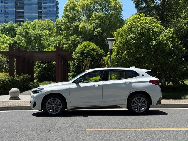 BMW X2 2023 sDrive25i M Off-road suit exterior photo 7