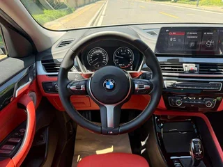 BMW X2 2023 sDrive25i M Off-road suit interior photo 11