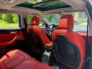 BMW X2 2023 sDrive25i M Off-road suit interior photo 14