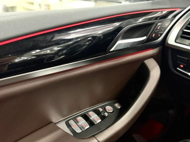 BMW X3 2022 xDrive25i M Sports suit interior photo 16