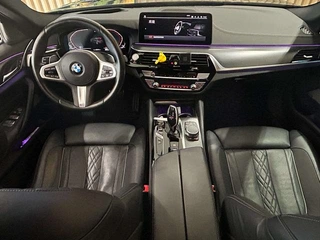 BMW 5 Series 2022 540i Edición de moda M Conjunto deportivo exterior foto 6