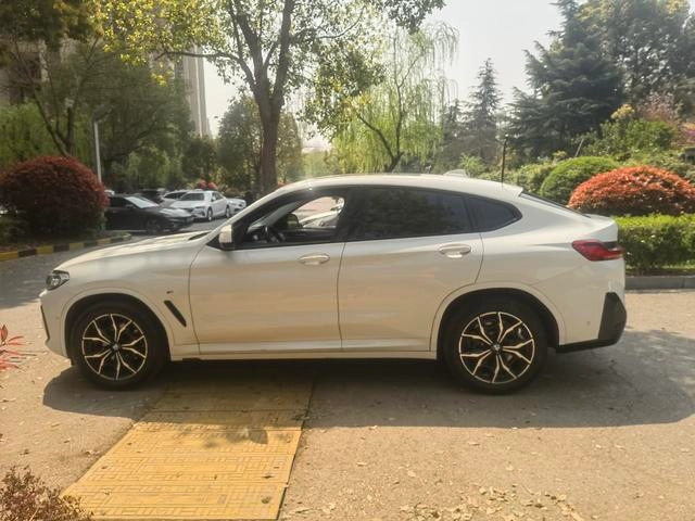 BMW X4 2022 xDrive 25i M Ensemble de sport intérieur photo 11