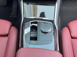 BMW 3 Series 2023 325Li M Conjunto deportivo interior foto 12