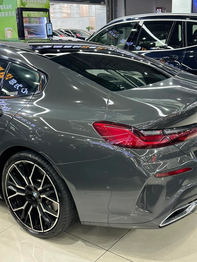 BMW 8 Series 2022 840i Четырехдверное купе M Спортивный костюм интерьер фото 6