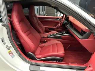 Porsche 911 2023 Carrera 3.0T interior foto 11