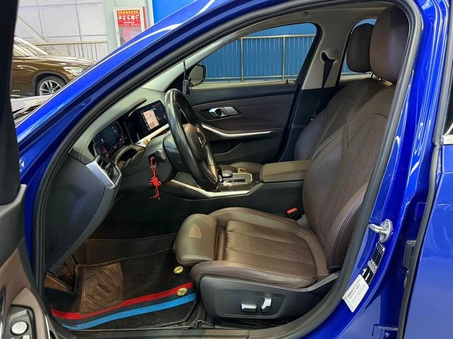 BMW 3 Series 2022 Restyling 325Li M Sports suit interior photo 10